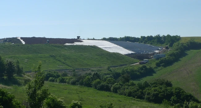 Izolace skládek odpadů a ekologických nádrží